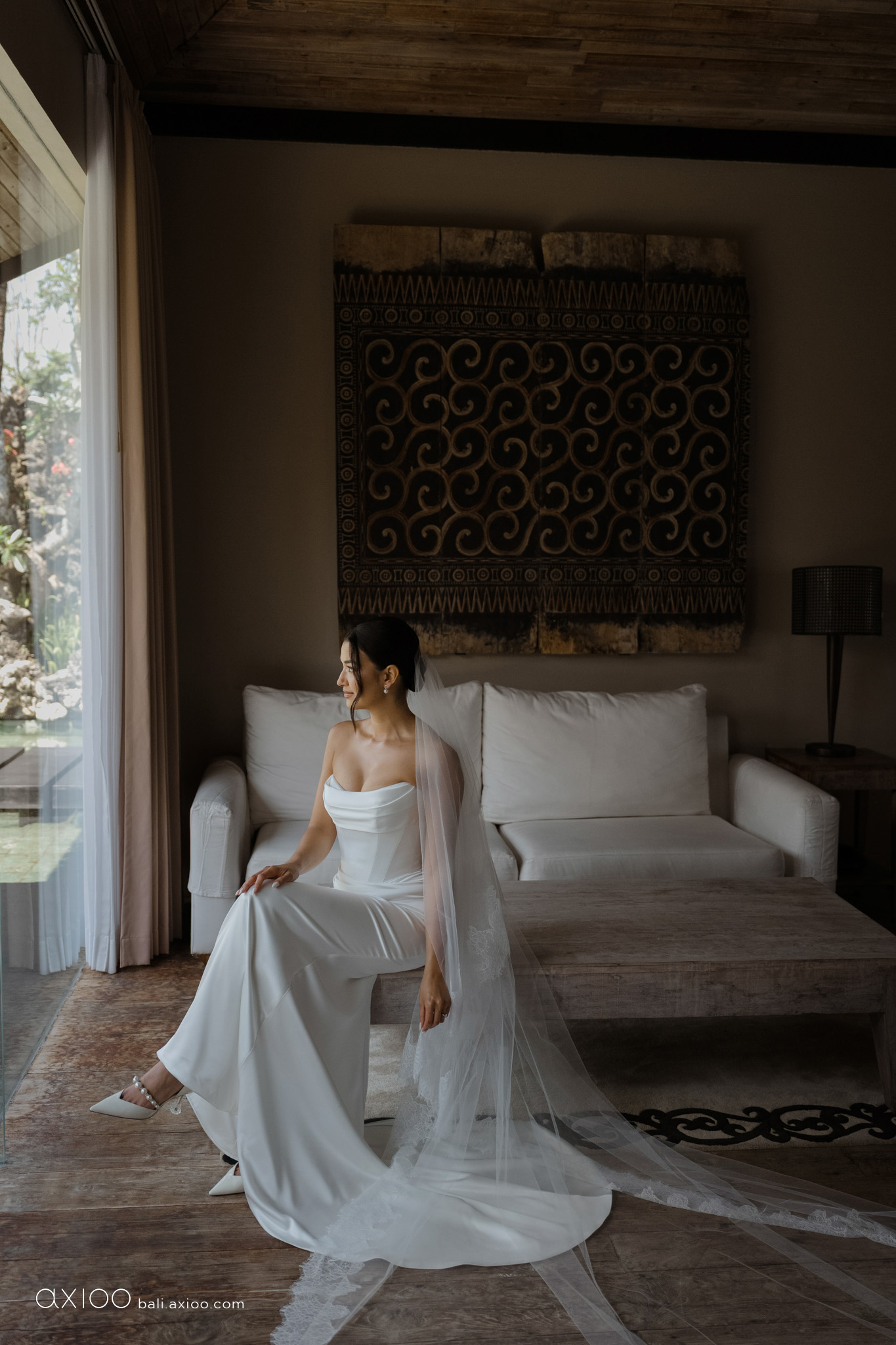 Axioo: In the Spur of the Moment